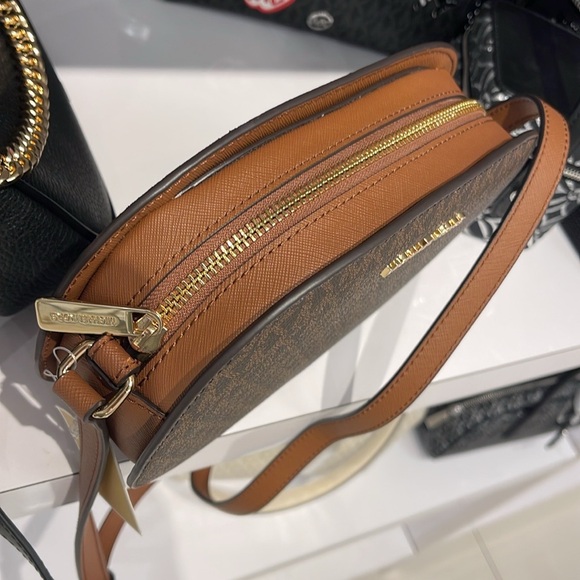 Michael Kors Jet Set Travel Medium Signature Logo EW Crossbody Bag Brown NWT - Picture 16 of 16